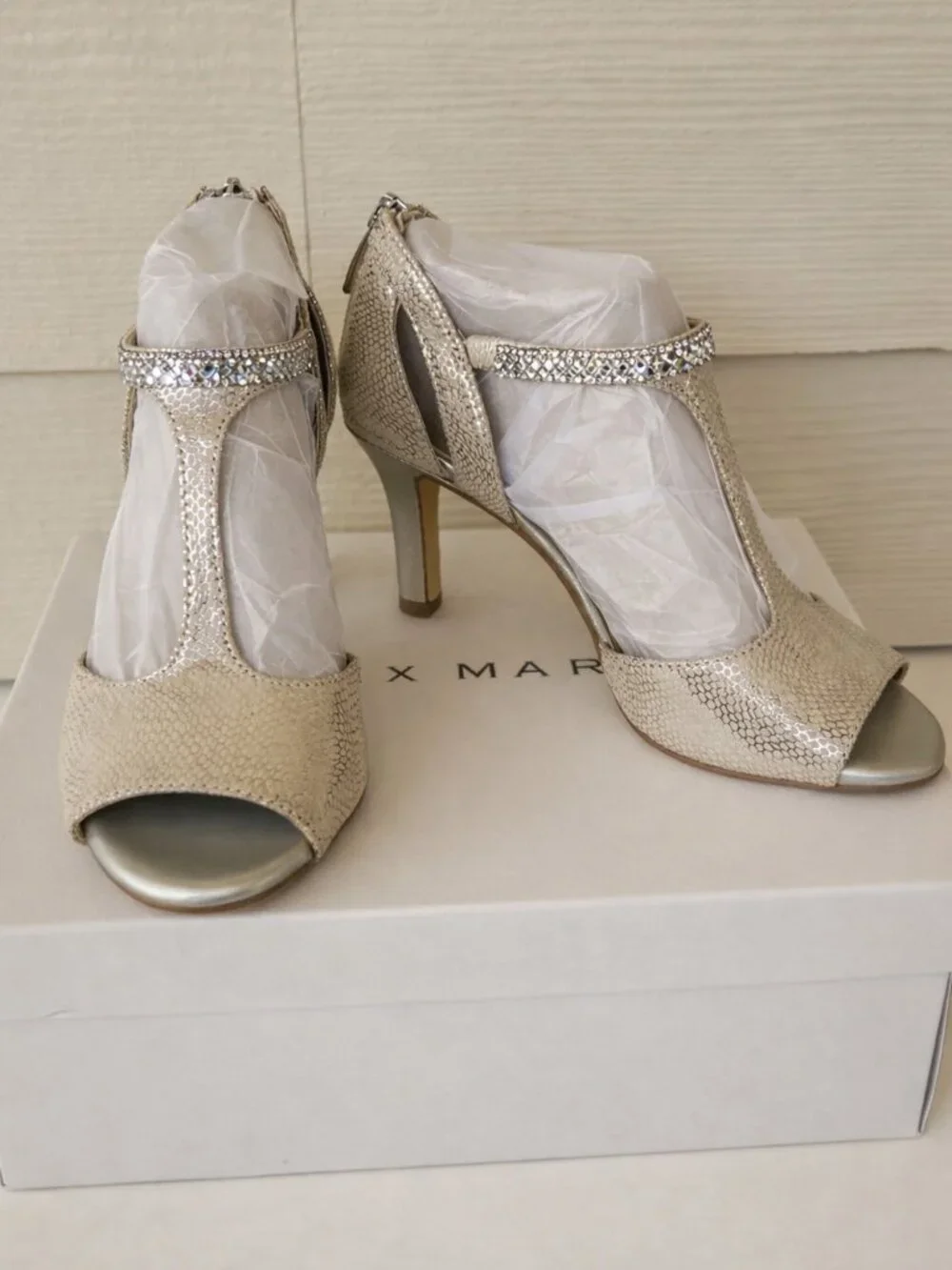 ✨ Alex Marie Rhinestone T-Strap Heels – Champagne/Silver, Size 5